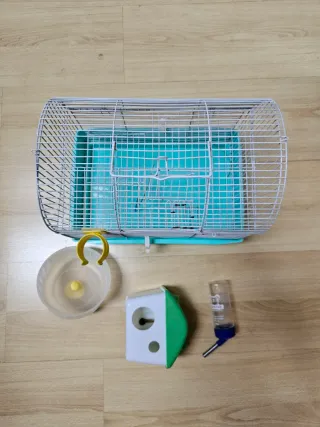 Jaula para hámster con accesorios