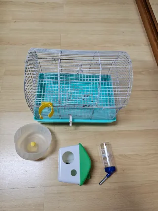 Jaula para hámster con accesorios