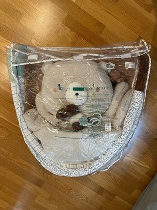 Alfombra de juegos para bebé con peluche