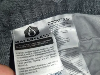 Pantalones Dockers a cuadros grises