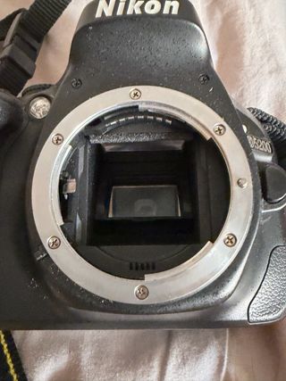 Cámara Nikon D5200 + Objetivo 50mm