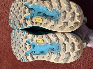 Zapatillas New Balance Hierro V9 Talla 42,5