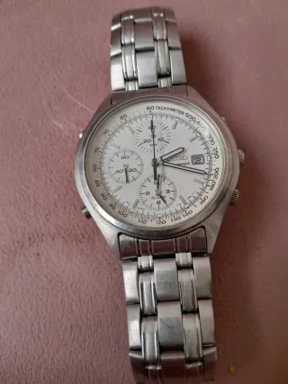 Reloj Seiko Cronógrafo Plata y Blanco