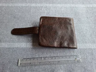 Cartera de piel marrón