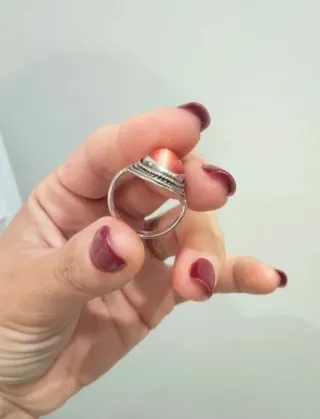 Anillo de plata con piedra naranja