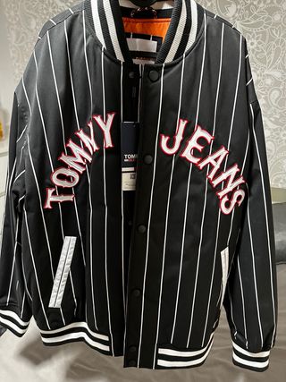 Chaqueta Tommy Jeans Rayas Negra Blanca Nueva