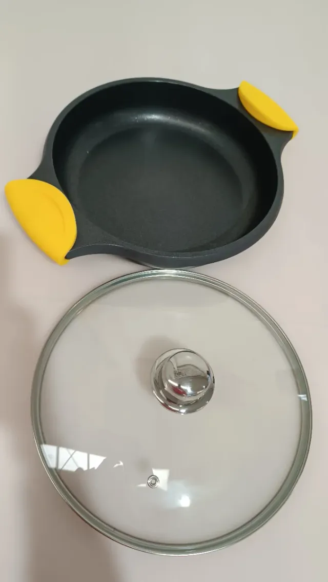 Cacerola Castey con Asas Amarillas W22Y5668