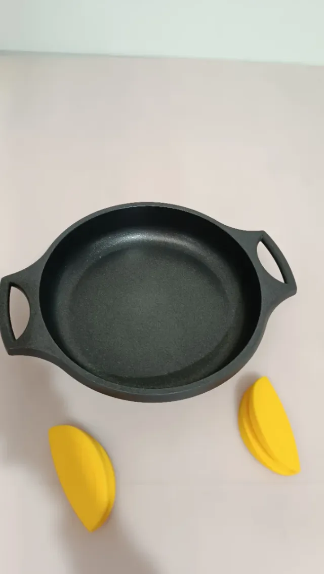 Cacerola Castey con Asas Amarillas W22Y5668