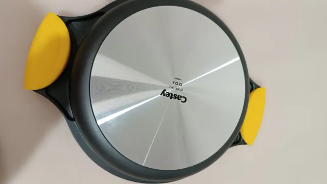 Cacerola Castey con Asas Amarillas W22Y5668