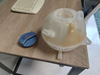 Depósito refrigerante Golf 4 / A3 / Leon + Tapón