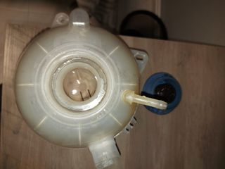 Depósito refrigerante Golf 4 / A3 / Leon + Tapón