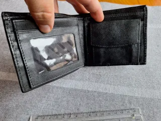 Cartera de piel de raya negra