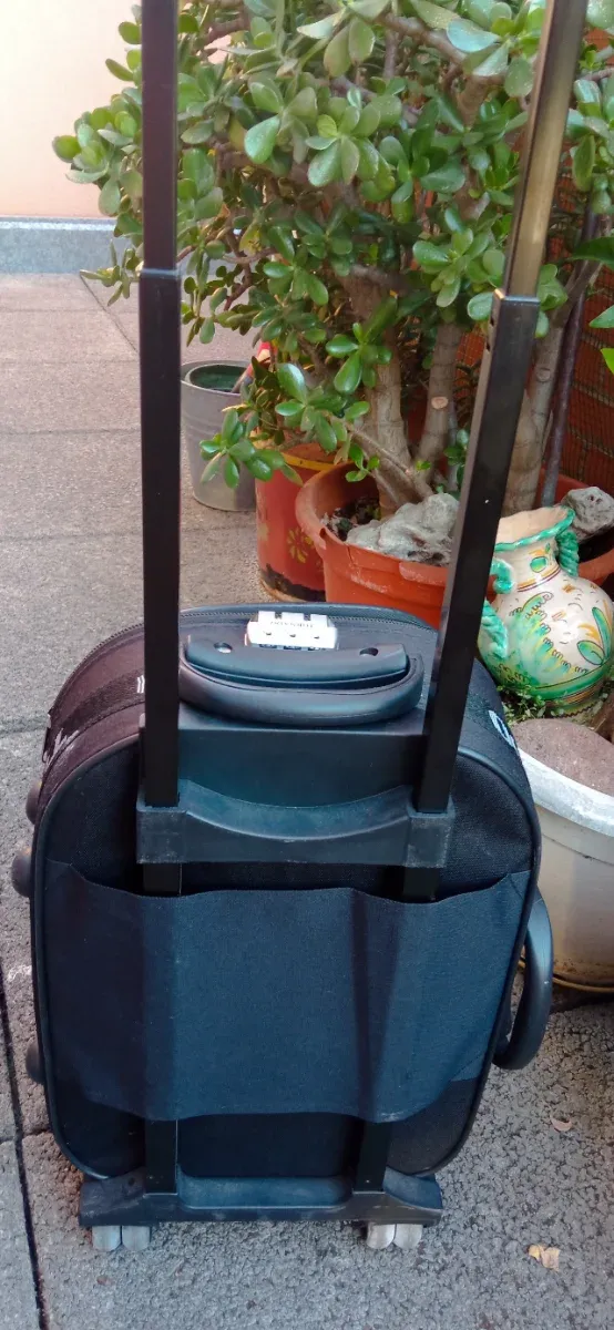 Maleta Cabina Tornado Negra Ruedas