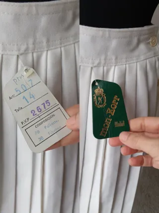 Falda vintage color blanco plisada.