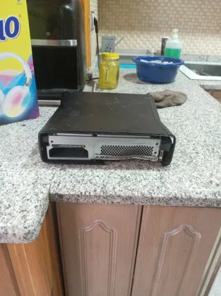 Xbox 360 Negra (sin cables ni mandos)