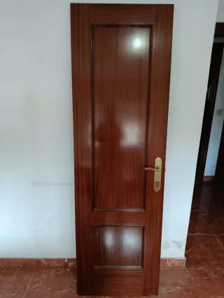 8 Puertas de madera maciza