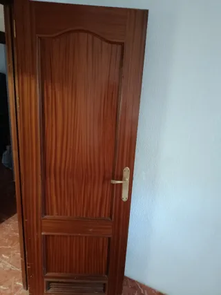 8 Puertas de madera maciza