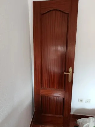 8 Puertas de madera maciza