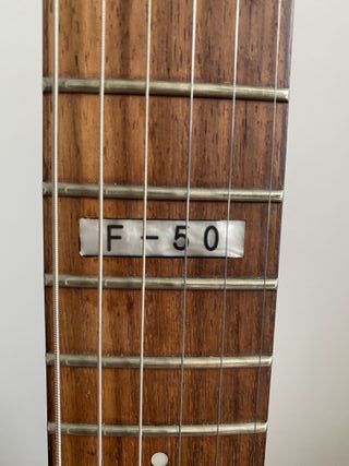 Guitarra Eléctrica LTD F50 Roja