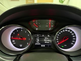Opel Astra 2020 / Garantia incluida / 80.000 km