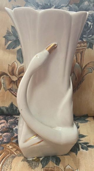 Jarrón blanco cisne dorado