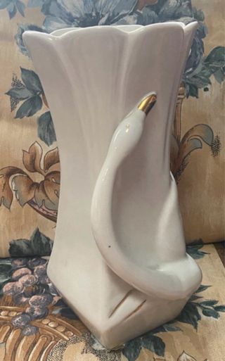 Jarrón blanco cisne dorado