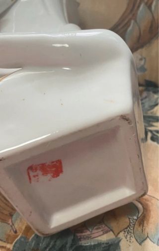 Jarrón blanco cisne dorado