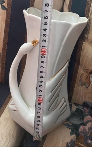 Jarrón blanco cisne dorado