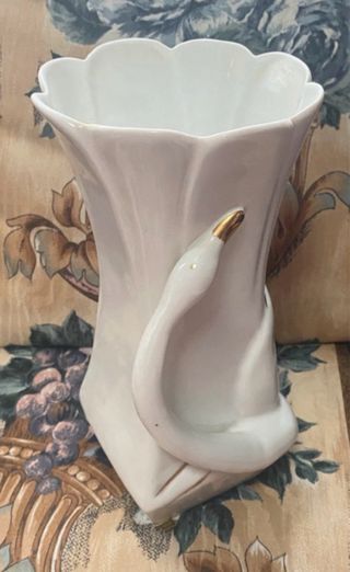 Jarrón blanco cisne dorado