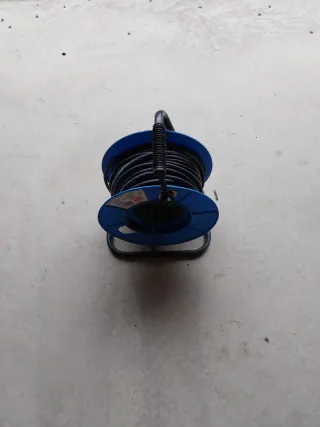 Alquilo taladro Black & Decker con maletín.