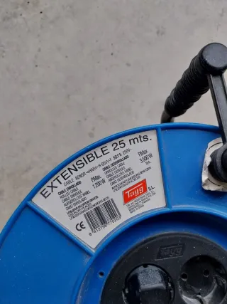 Alquilo taladro Black & Decker con maletín.