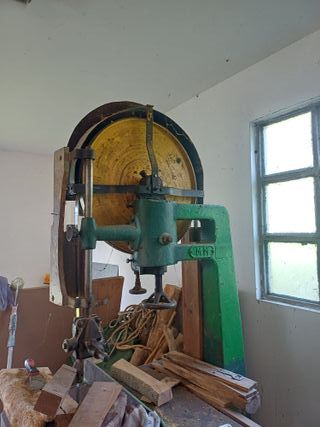 Sierra de cinta antigua