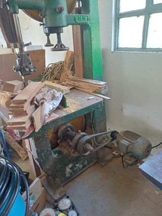 Sierra de cinta antigua