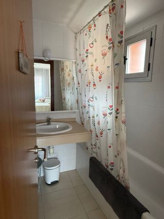 Gran habitación con baño privado
