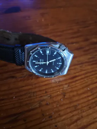 Reloj Duward Cuarzo Negro y Plateado