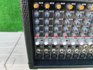 Mesa Mezcladora 12 Canales Autoamplificada 2000W