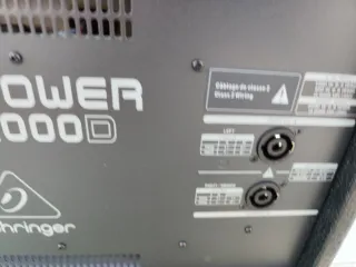 Mesa Mezcladora 12 Canales Autoamplificada 2000W