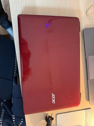 Portátil Acer Core i3 4GB RAM 1TB