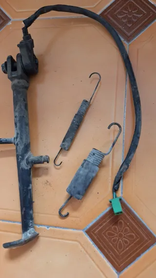 Pata lateral Honda Hornet