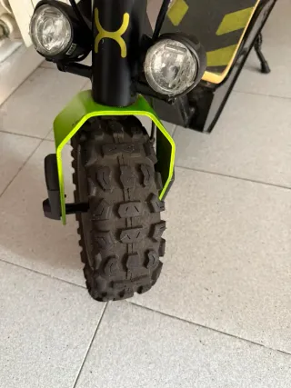 Monopatín eléctrico Cecotec Bongo