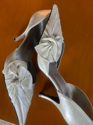 Zapatos de tacón plateados LODI