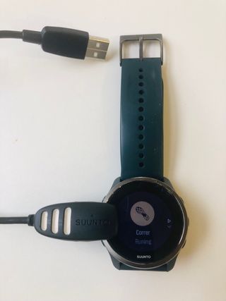 Suunto 5 Peak-GPS Doble Banda - Caja y Accesorios