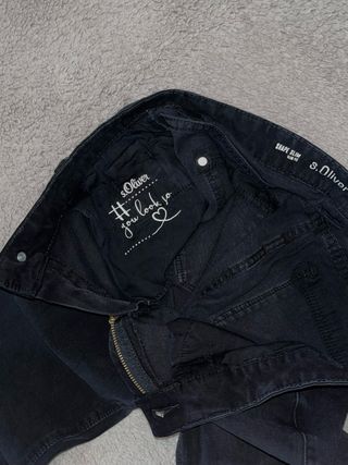 Jeans neri s.Oliver slim fit con zip dorata
