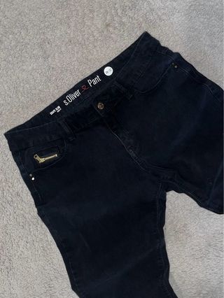 Jeans neri s.Oliver slim fit con zip dorata