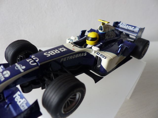 WILLIAMS FW 26 AZUL Y BLANCO SCALEXTRIC