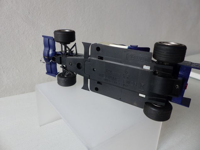 WILLIAMS FW 26 AZUL Y BLANCO SCALEXTRIC