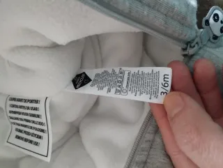 Saco de bebé gris con estampado de pandas