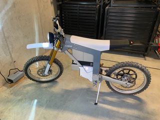 Moto Eléctrica Cake Enduro/Motocross (No funciona)