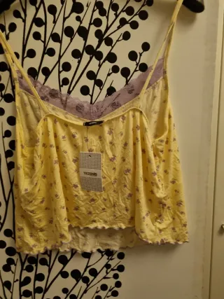 Canottiera con pizzo floreale