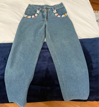 Pantalón vaquero vintage con pedrería